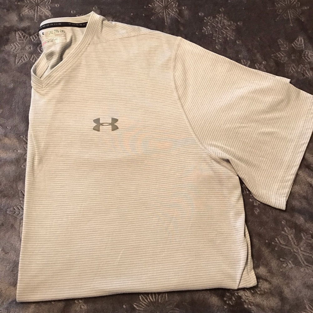Men’s Under Armour V-Neck Tee